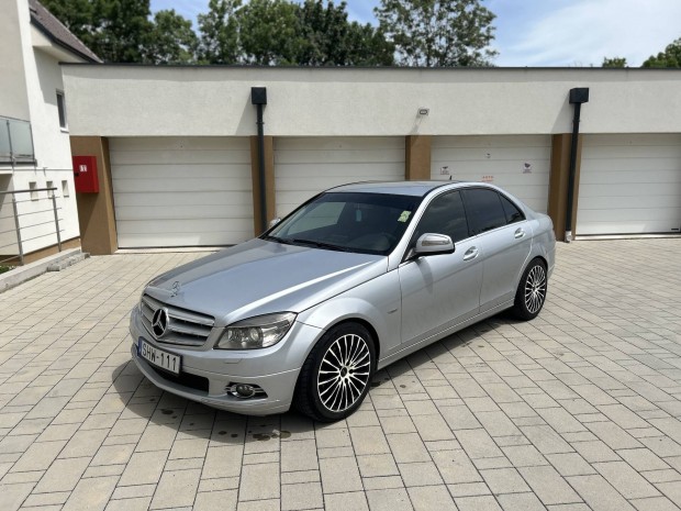 Mercedes-Benz c220