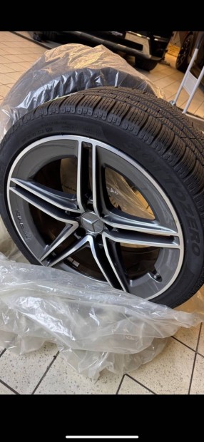 Mercedes Benz c63s k�tsz�les alufelni garnit�ra