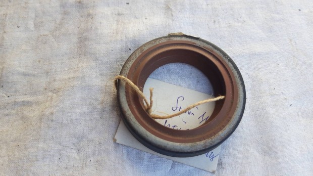 Mercedes Benz első főtengely szimering W123,W114,W126,W116,W460 új
