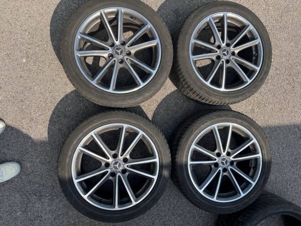 Mercedes-Benz gyári 18 alufelni szett téli gumival