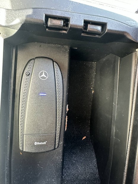 Mercedes-Benz gyri Bluetooth Kihangost