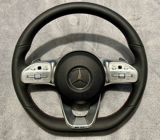 Mercedes Benz kormny F1 vlt
