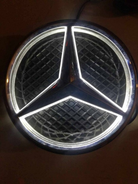 Mercedes Benz led krm vagy fekete htrcs emblma