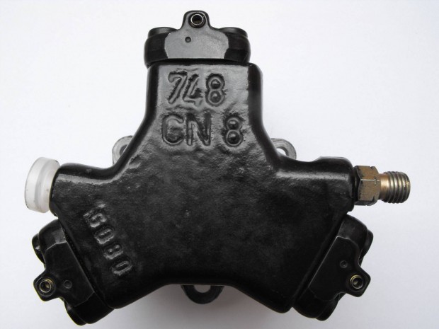 Mercedes Benz magasnyom�s� szivatty�