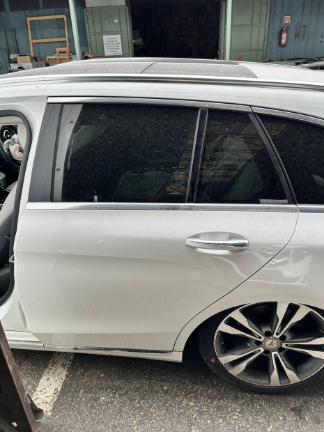 Mercedes Benz s205 C bal hátsó kombi ajtó