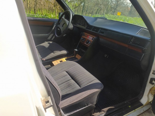 Mercedes Benz w124 200d automata