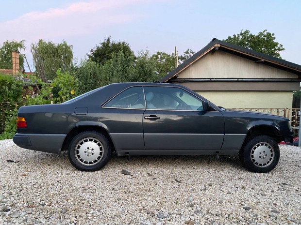 Mercedes Benz w124 300CE -24