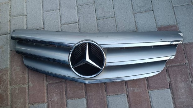 Mercedes Benz w245 b-osztaly gyári bontott első diszracs A1698800883