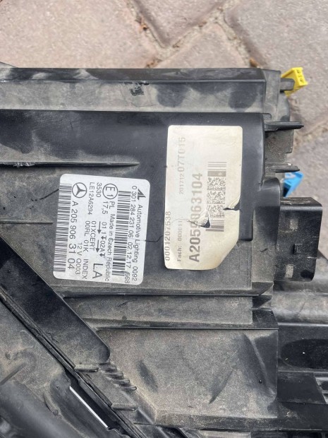 Mercedes CLA W117 lámpa jobb sérült
