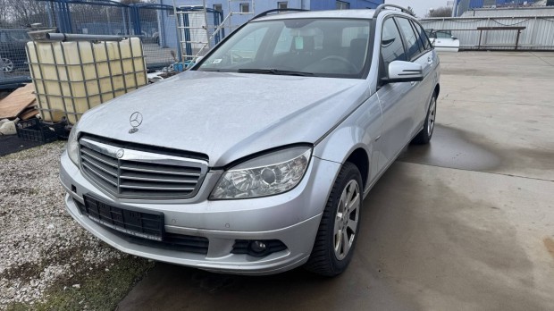 Mercedes C 250 CDI minden alkatr�sze elad�