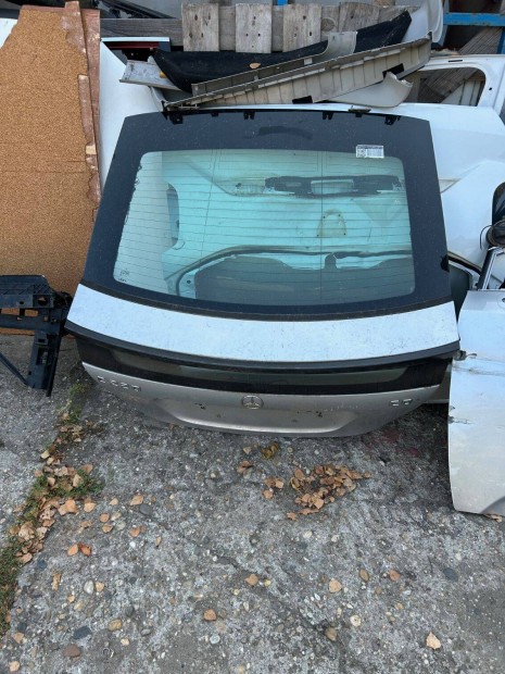 Mercedes C clas csomagtérajtó
