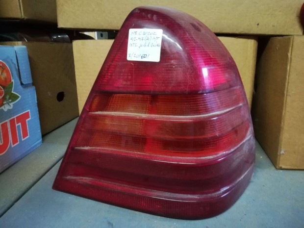 Mercedes C h�ts�l�mpa jobb b�ra