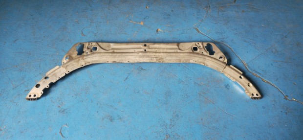 Mercedes C-osztly (W205) jobb els htkeret / fnyszr tart -