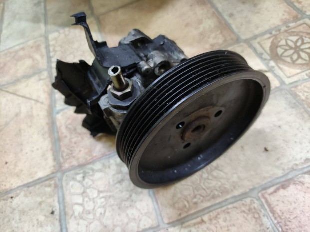 Mercedes C-osztly W203 C200 CDI szervo szivatty pumpa