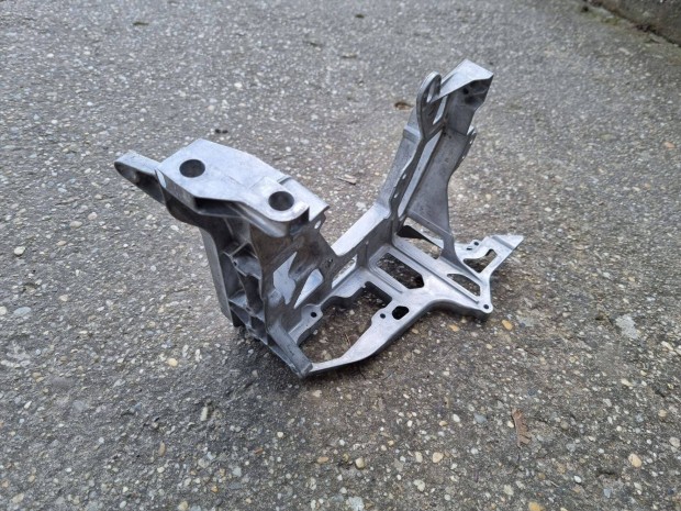 Mercedes C-osztly W205 fnyszr tart konzol keret a205622530