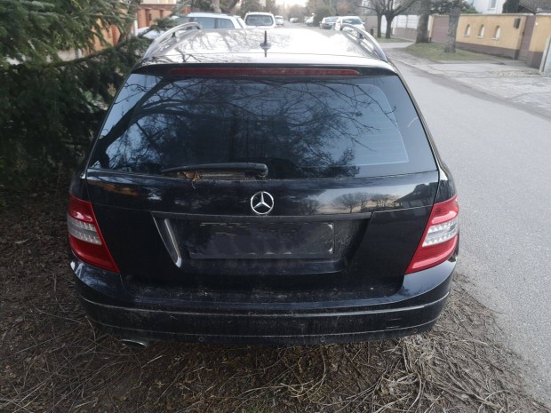 Mercedes C w204 csomagt�rajt�+l�kh. W204Bont�s!!
