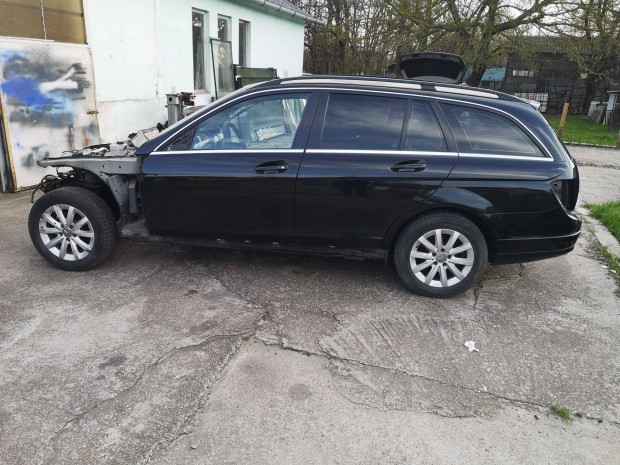 Mercedes C w204 kombi Bontás:hátső sárvédők,ajtók+csomagtérajtó,Hátsó