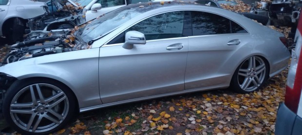 Mercedes Cls 500 4matic 2012 4.7 v8 Biturbo. Bontott alkatrszek