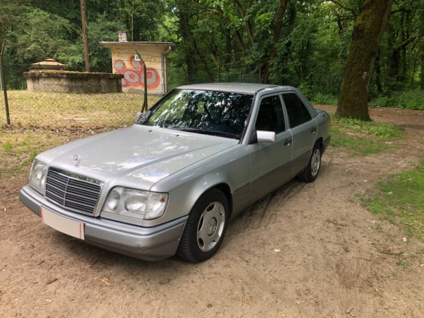 Mercedes E200 w124