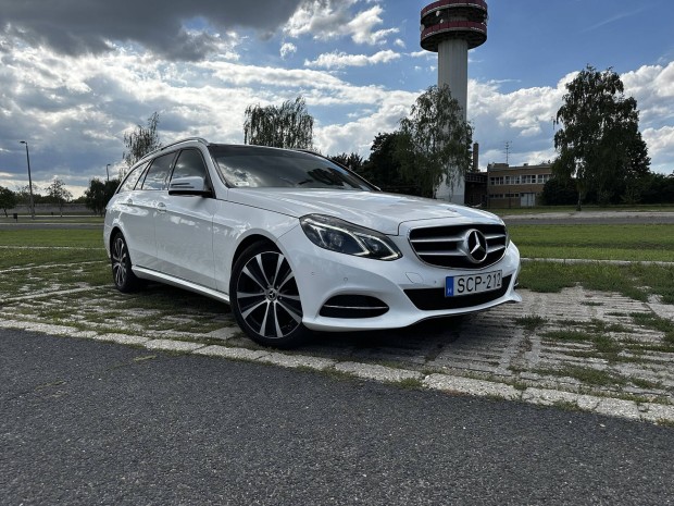 Mercedes E250 4Matic Panorma tet , Kamera!