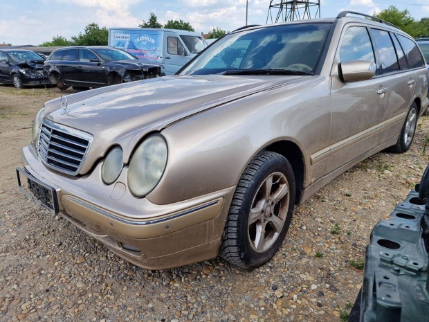 Mercedes E320 W210 Facelift Kombi Minden Alkatrsze Elad! Lmpa Ajt