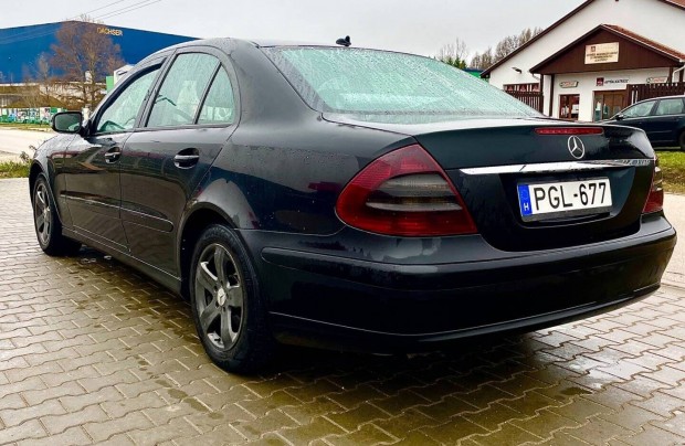 Mercedes E 211