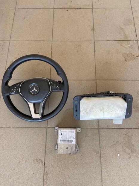 Mercedes E 220 W 212 face lift alkatrészek eladóak Van több Alkatresz