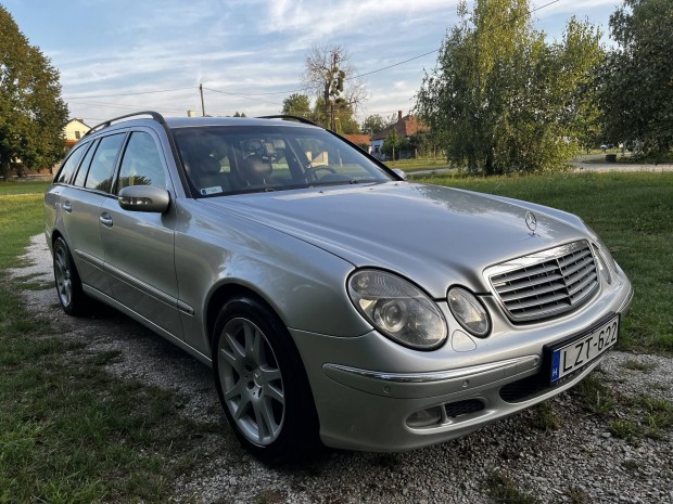 Mercedes E 270 Alufelnivel szervizelt vonhorogos sok mszakival 