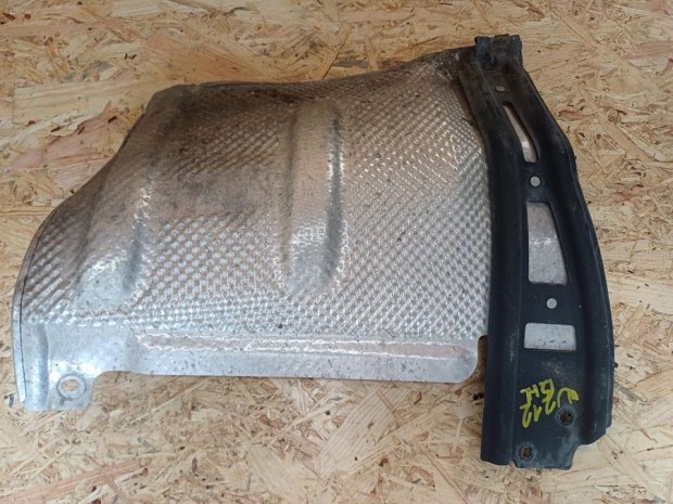 Mercedes E Class W212 (2009-2016) Bal H�ts� Kipufog� H�v�d� Lemez