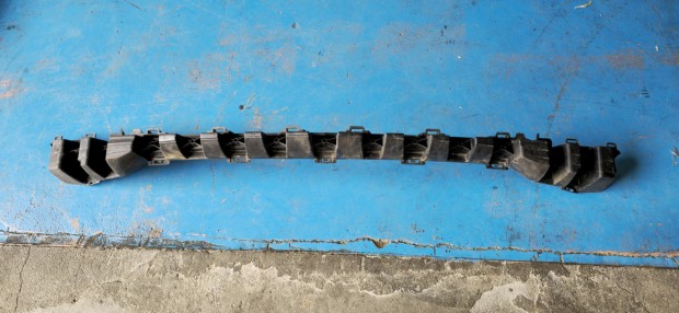 Mercedes E Coup� / Cabrio (W207) els� l�kh�r�t� merev�t� v�z -