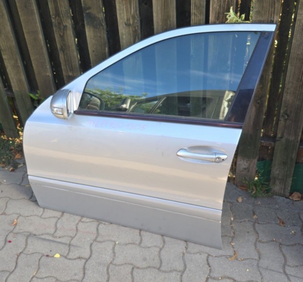 Mercedes E osztly W211 b.e.ajt A2117201305 elad