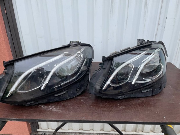 Mercedes E-osztály W213 Bal oldali Lámpa