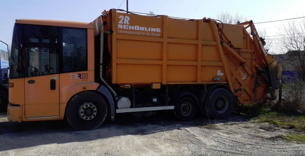 Mercedes Econic kuk�saut� kummun�lis j�rm� 5-7 m3-es kont�ner emel�vel