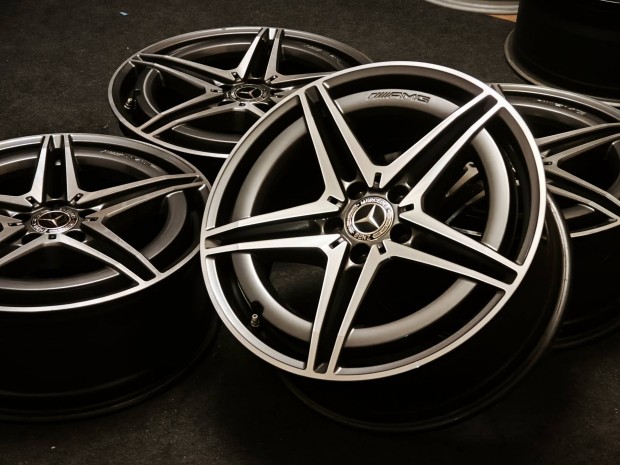 Mercedes Eqc 19 coll 