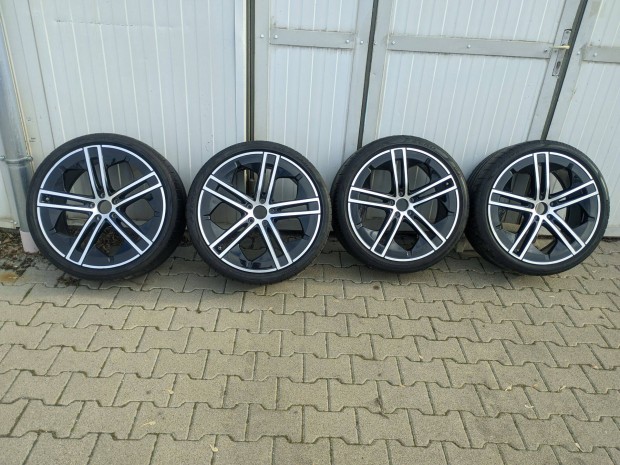 Mercedes Eqe 21 colos felni garnitúra