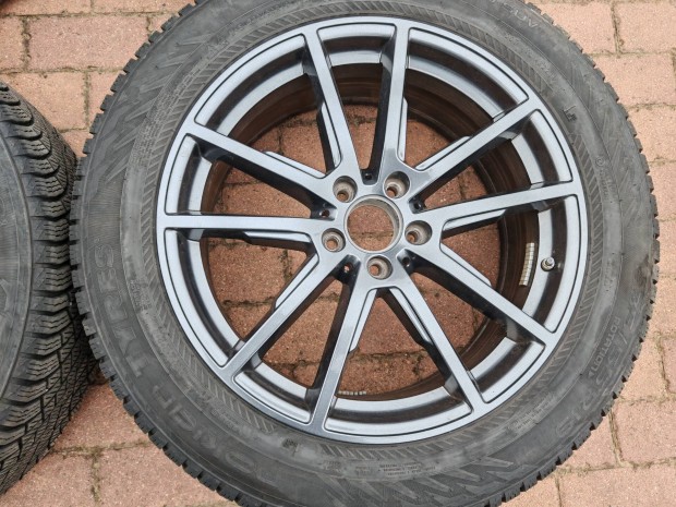 Mercedes Eqe SUV 19col alufelni 235/55r19 téli 2023