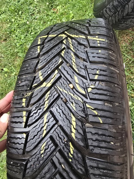 Mercedes Felnik, tli gumikkal R16