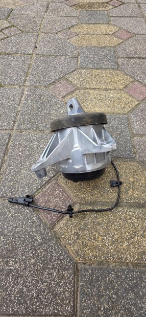 Mercedes Gle W167 A1672407200 motor tartó bakk