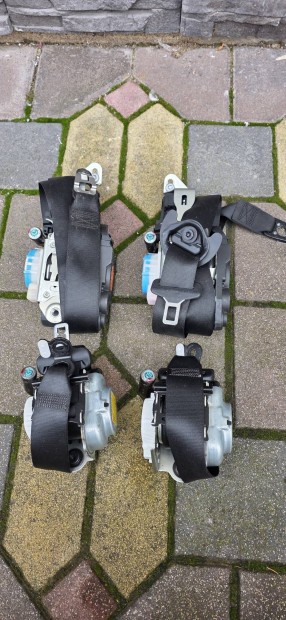 Mercedes Gle W167 Coup� biztons�gi �vek