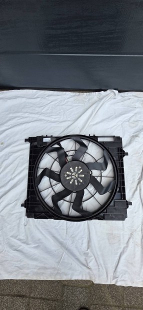 Mercedes Gle W167 víz hűtő ventilátor A1679061904