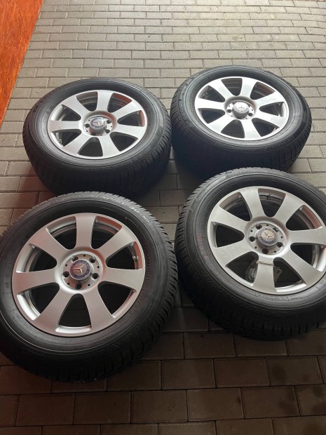 Mercedes Glk felni s tli gumi egyben.235/60 R17