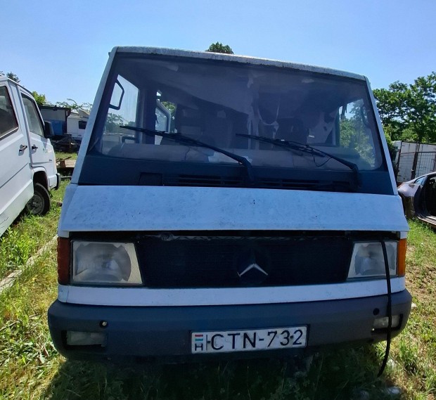 Mercedes MB 100D