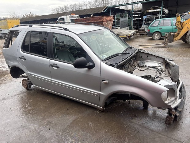 Mercedes ML163 W163 alkatr�szei elad�