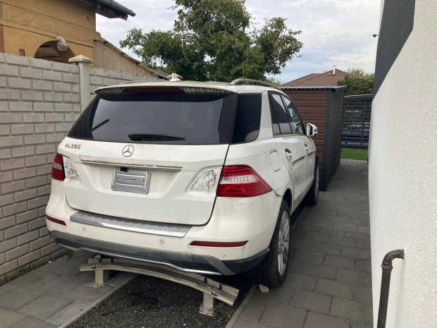 Mercedes ML W166 alkatrészei eladók