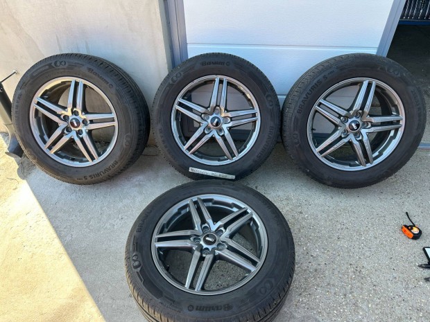 Mercedes ML -hez 18-as alufelni szett elad� ny�ri gumikkal