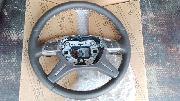 Mercedes ML class W166 kormány újszerű eladó. Cikkszám:A16646089038p18