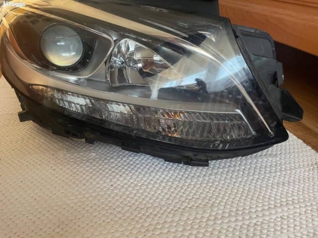 Mercedes ML jobb fényszóró A166 820 14 59 Egy füle javítva lett!