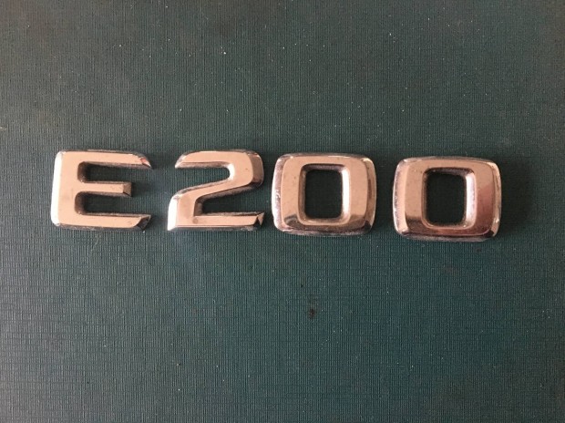 Mercedes Mercedes-Benz W124 E200 gy�ri felirat