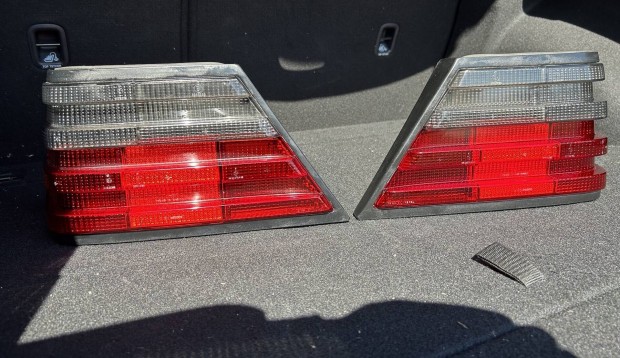 Mercedes Mercedes-Benz W124 gy�ri Hella h�ts� l�mpa p�r