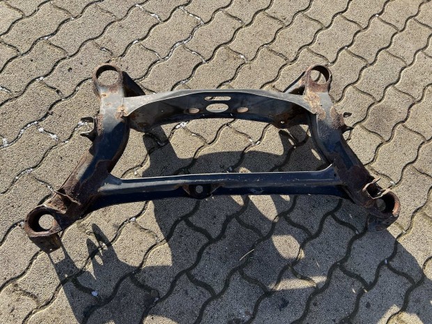 Mercedes Mercedes-Benz W124 gy�ri b�lcs� fut�m� tart�